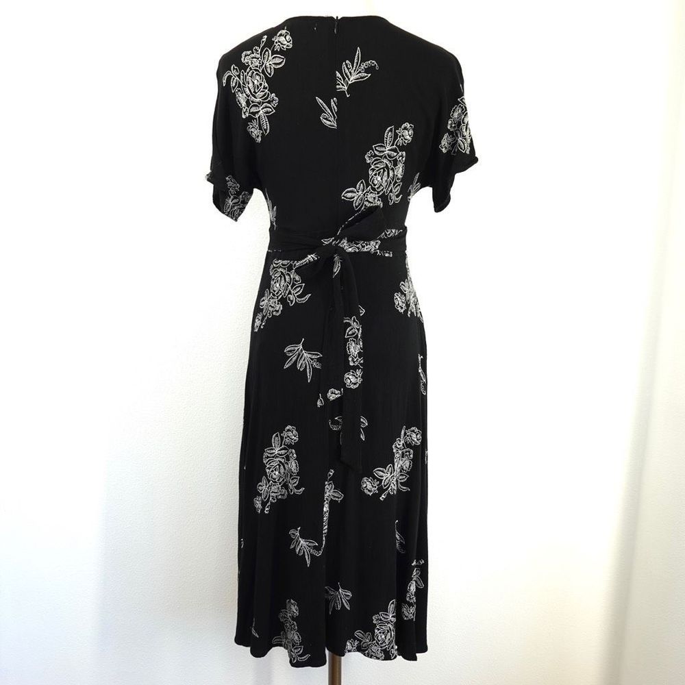 Mod Ref Meredith Floral Embroidered Dress Black and White Size S - Picture 4 of 16